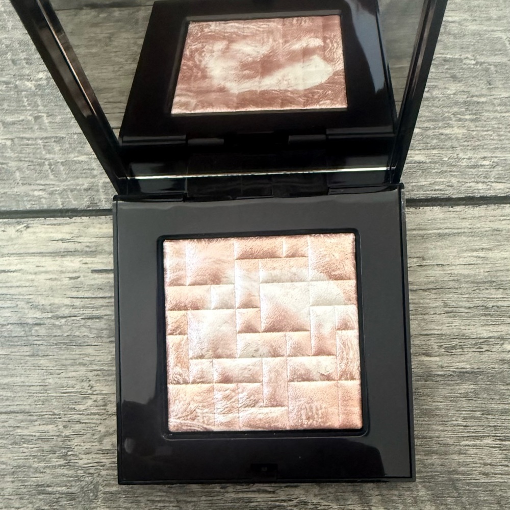 Bobbi Brown Highlighting Power -Pink Glow